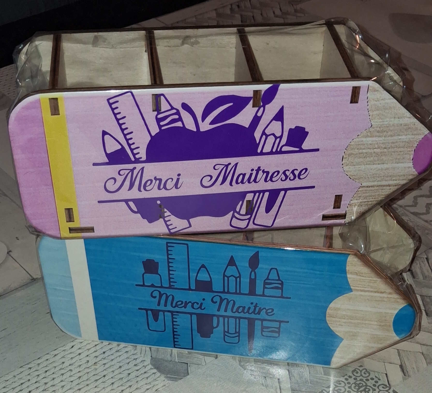 Porte stylo maîtresse et maître cadeaux