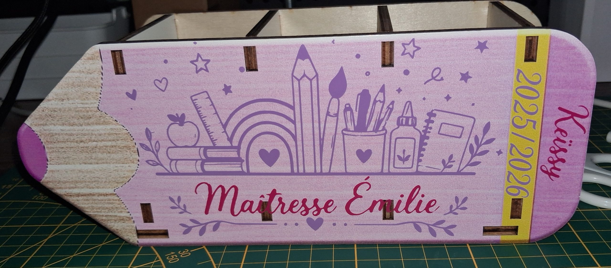 Porte stylo personnalisé maîtresse cadeaux